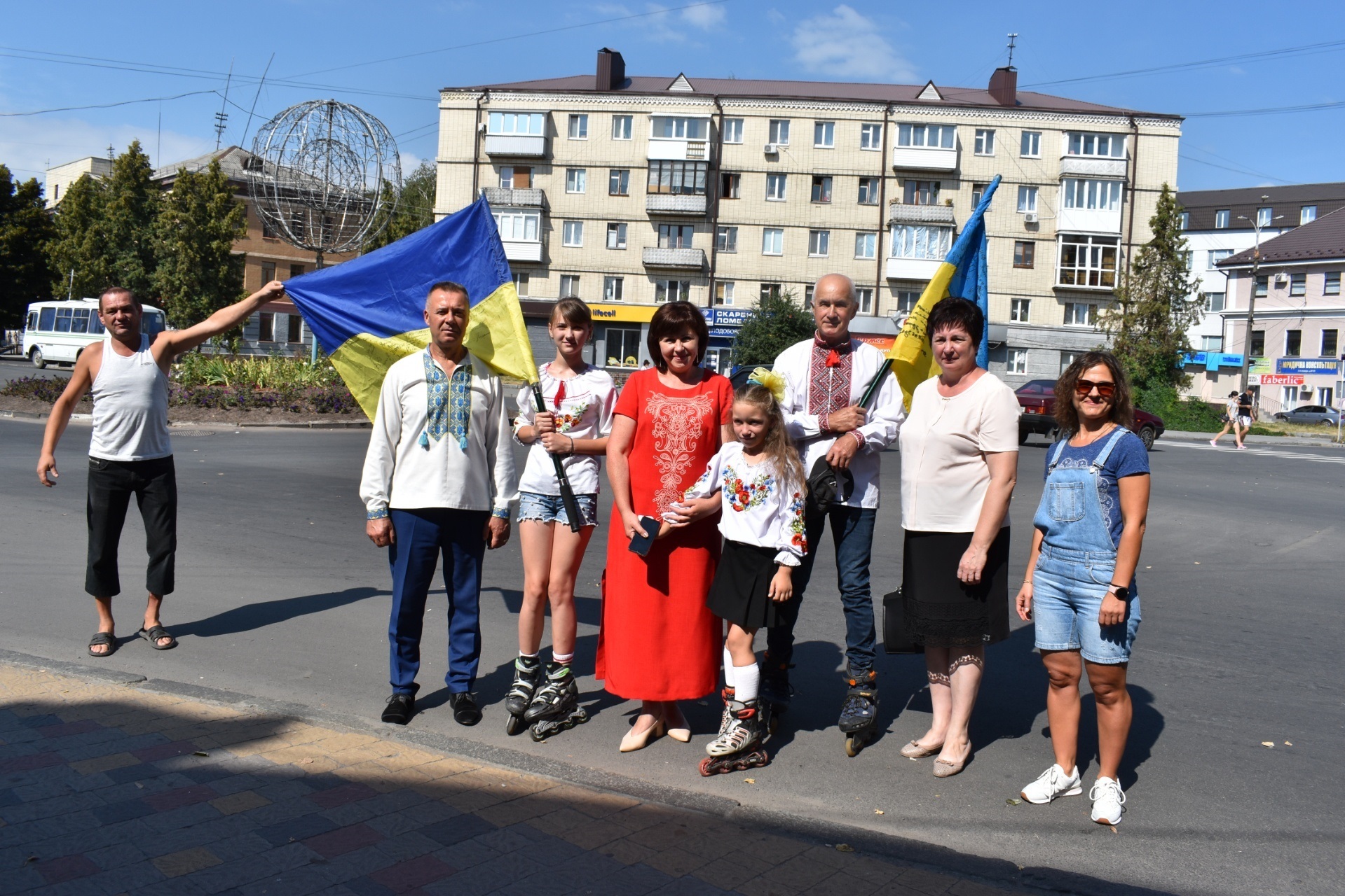 У Новограді-Волинському відбувся патріотичний заїзд на роликах з прапорами України