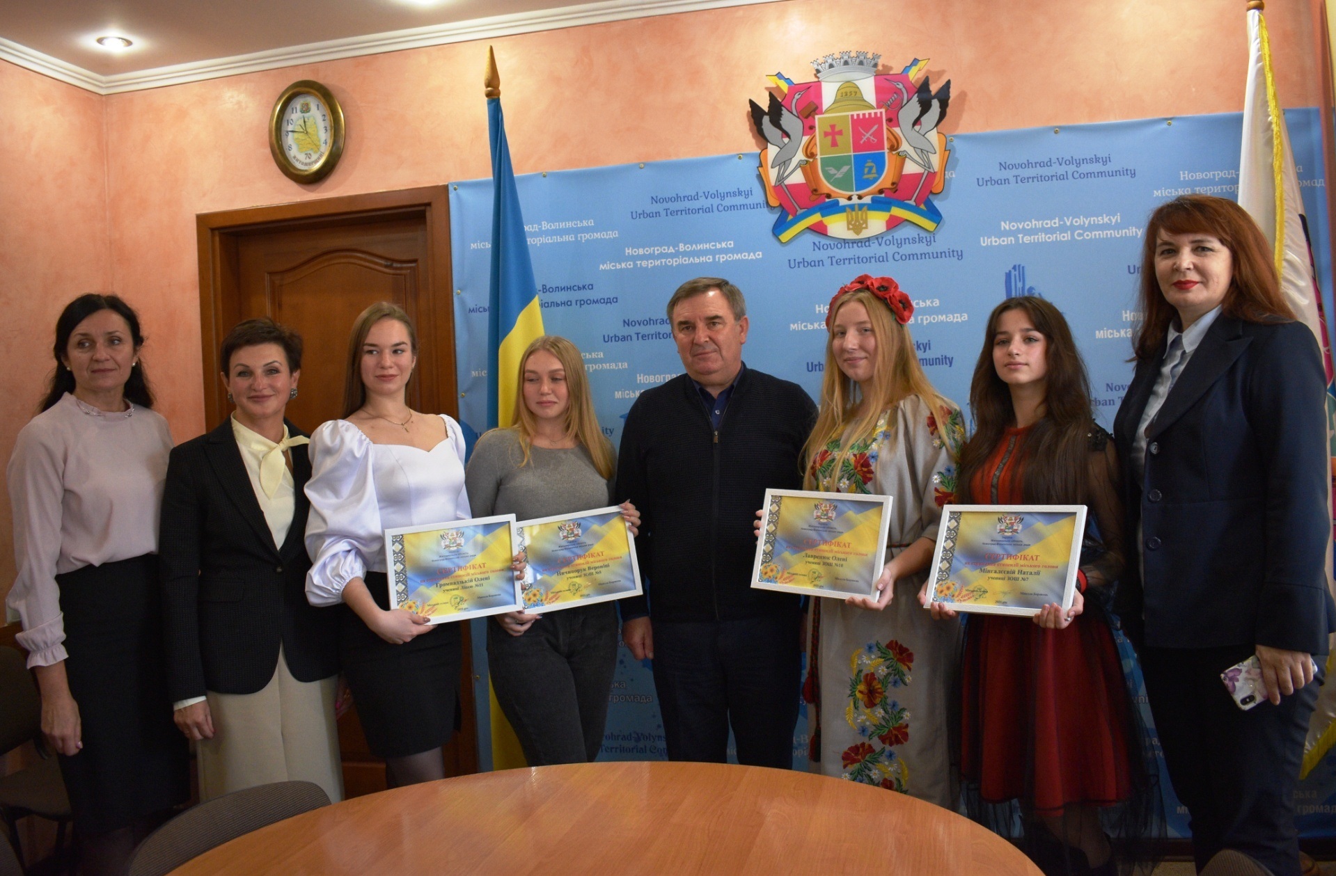 Стипендії міського голови вручили обдарованій учнівській молоді Новоград-Волинської громади