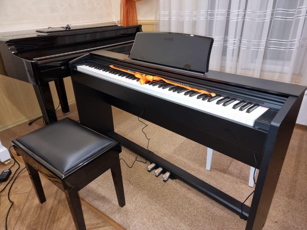 З нагоди 75-річчя створення музичного відділення Школа мистецтв отримала 2 цифрових фортепіано