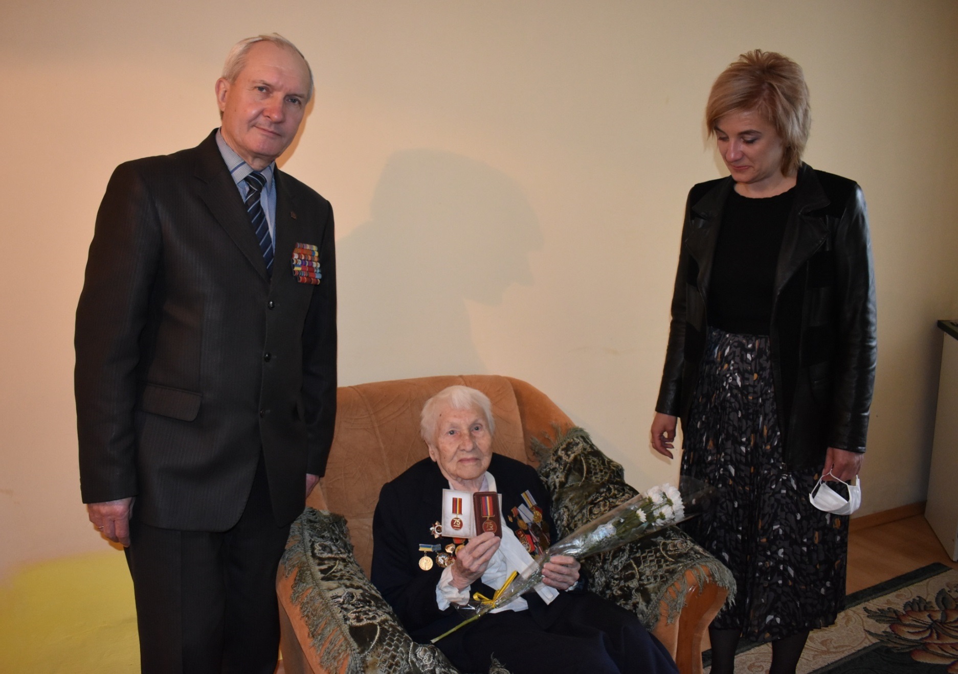 Ветеранів Другої світової війни нагородили ювілейною медаллю “75 років перемоги”