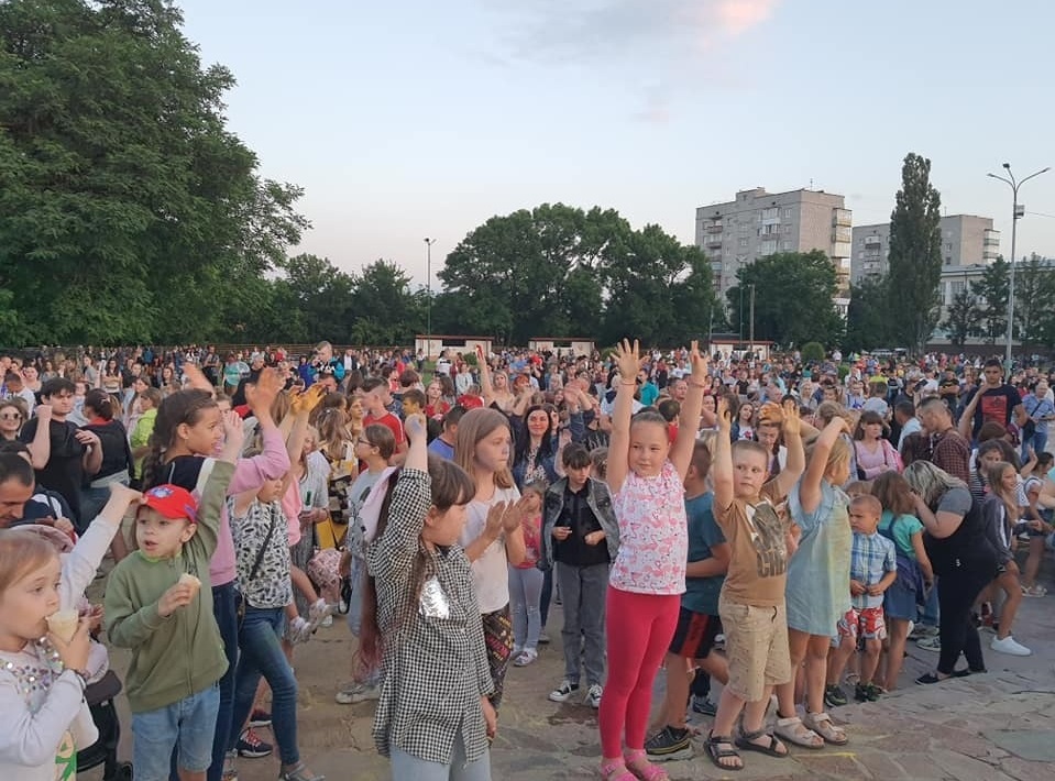 Відбулась святкова дискотека та вогняне шоу