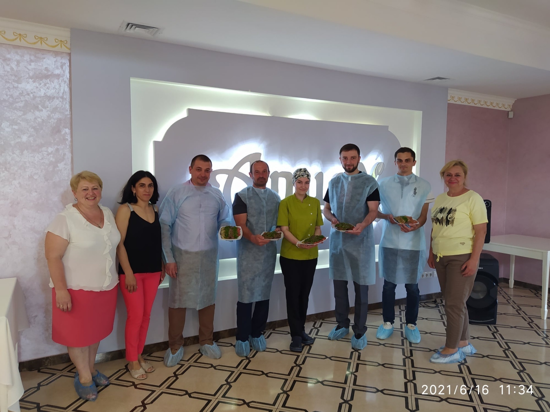 Новоград-Волинський міський центр соціальних служб провів святковий майстер–клас до Дня батька