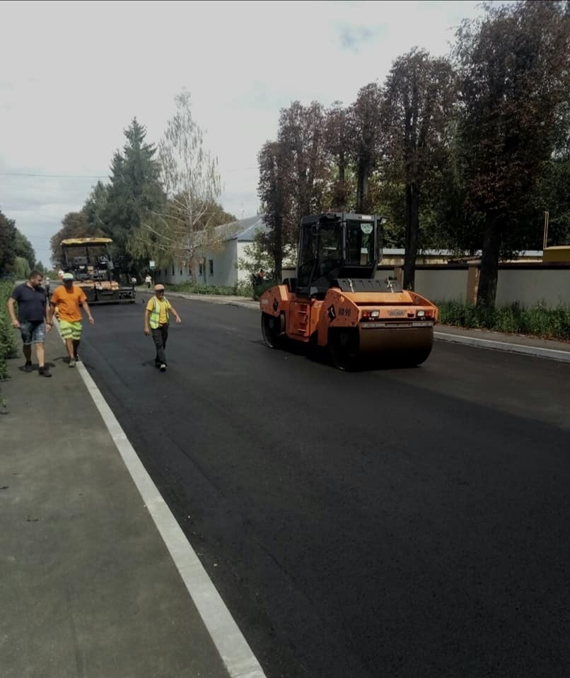 Тривають роботи з капітального ремонту дороги по вулиці Відродження