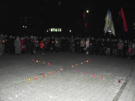 У Новограді-Волинському відбулася загальноміська акція „Запали свічку пам’яті“