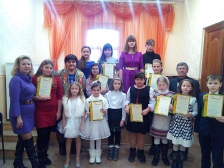 Новоград-Волинська школа мистецтв провела зональний конкурс юних вокалістів «На гостини до Миколая».