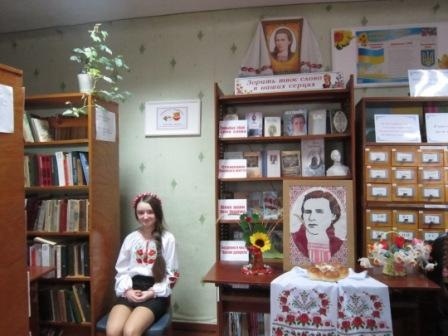 У Новоград-Волинській бібліотеці – філії №3 відбувся захід з нагоди 145-річниці від дня народження Лесі Українки «І квітнуть мрії поетеси»