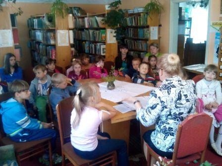 Новоград-Волинський: бібліотекарі міста за безпечне дозвілля дітей під час літніх канікул