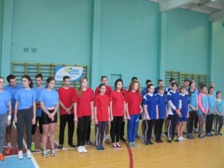 На базі Новоград-Волинського промислово-економічного технікуму відбулися фізкультурно-спортивні змагання «Спорт для всіх єднає студентів»