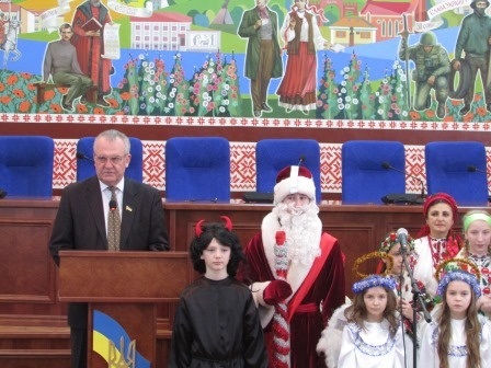 Дітям загиблих учасників АТО влаштували свято до Дня Святого Миколая