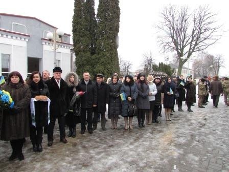 Новоград-волинці зустріли військових в/ч польова пошта В 2803, які повернулись із зони АТО