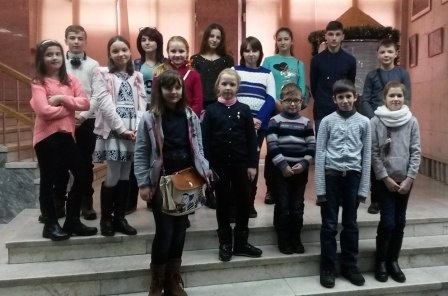 Діти пільгових категорій міста Новограда-Волинського взяли участь у обласному заході «Свято Нового року»