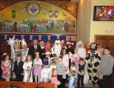 У Новоград-Волинській міській раді вітали дітлахів з Новим 2017 роком