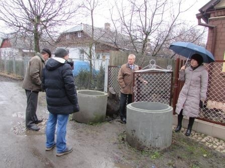Виїзне обстеження підведення водопостачання згідно звернення до очільника міста громадянки В.Ф.Валінкевич