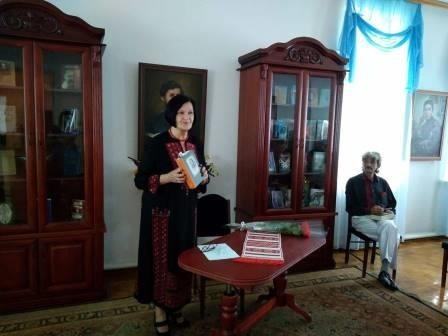 У музеї родини Косачів презентували книгу кандидата філологічних наук Лариси Мірошниченко «Михайло Косач»