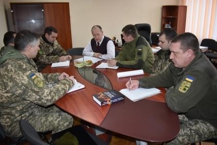 Представники підшефних військових частин Новограда-Волинського зустрілися з секретарем міської ради