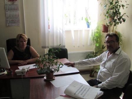 Заступник міського голови А.В. Легенчук ознайомився з протоколом засідання постійної комісії міської ради з питань містобудування, архітектури та земельних відносин