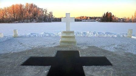 Рятувальники Новоград-Волинського МРВ У ДСНС України у Житомирській області застерігають громадян бути обережними під час святкування Водохреще