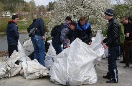 У Новограді-Волинському пройшла екологічна акція «Чисті береги»