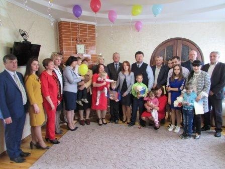 Заступник Міністра соціальної політики України з питань європейської інтеграції Олександра Чуркіна відкрила перший Дитячий будинок сімейного типу в Новограді-Волинському