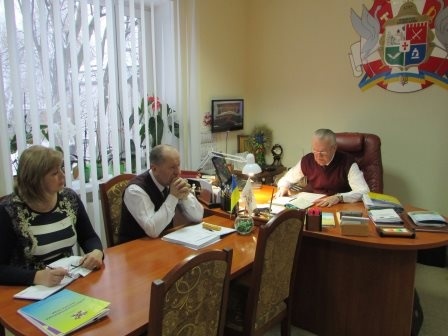Новоград-Волинський: щотижневі оперативна та апаратна наради