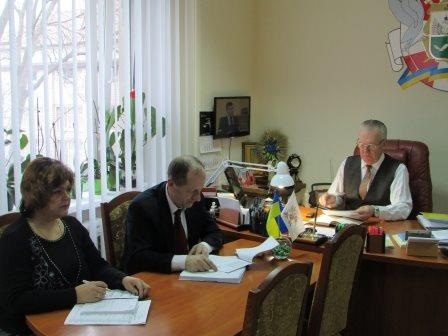 У Новоград-Волинській міській раді відбулися щотижневі оперативна та апаратна наради