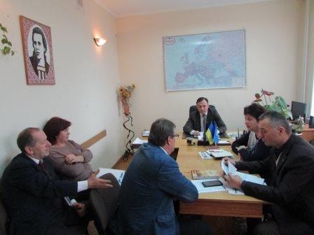 Новоград-Волинський: щотижневі оперативна та апаратна наради