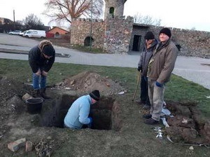 Продовжується археологічне дослідження (шурфування) залишків середньовічного замку