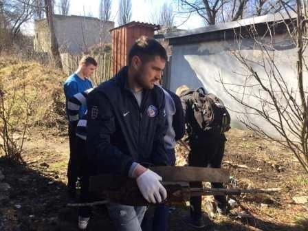 Міський Центр фізичного здоров’я населення «Спорт для всіх» та активісти облаштовували спортивного футбольного поля «Шмас»