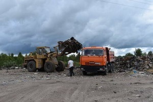 Проводяться роботи із улаштування та прибирання території полігону ТПВ