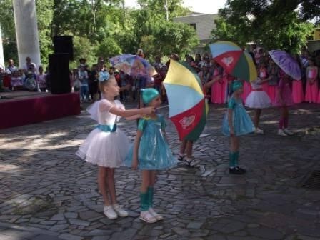 З нагоди Міжнародного дня захисту дітей у міському парку культури та відпочинку Новограда-Волинського провели святкові заходи