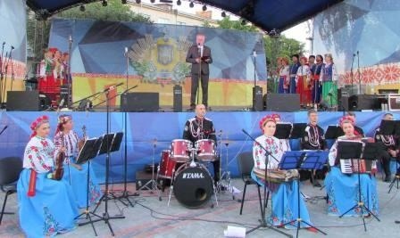 У Новограді-Волинському відбулося урочисте вітання міського голови та вечірній концерт «Зі святом тебе, рідна Лесина земля»