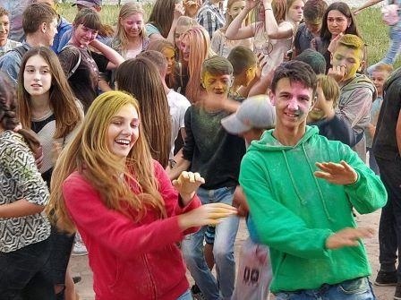 Фестиваль фарб до Дня молоді у Новограді-Волинському