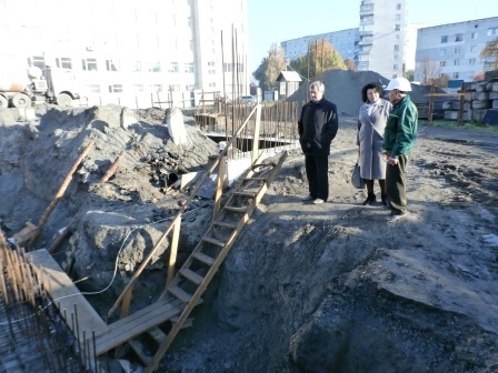 Тривають роботи на будівельному майданчику хірургічного корпусу Новоград-Волинського міськрайТМО