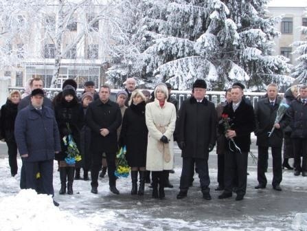 Посадовці вшанували пам’ять загиблих учасників АТО