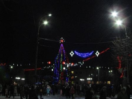 У Новограді-Волинському урочисто відкрили головну новорічну ялинку