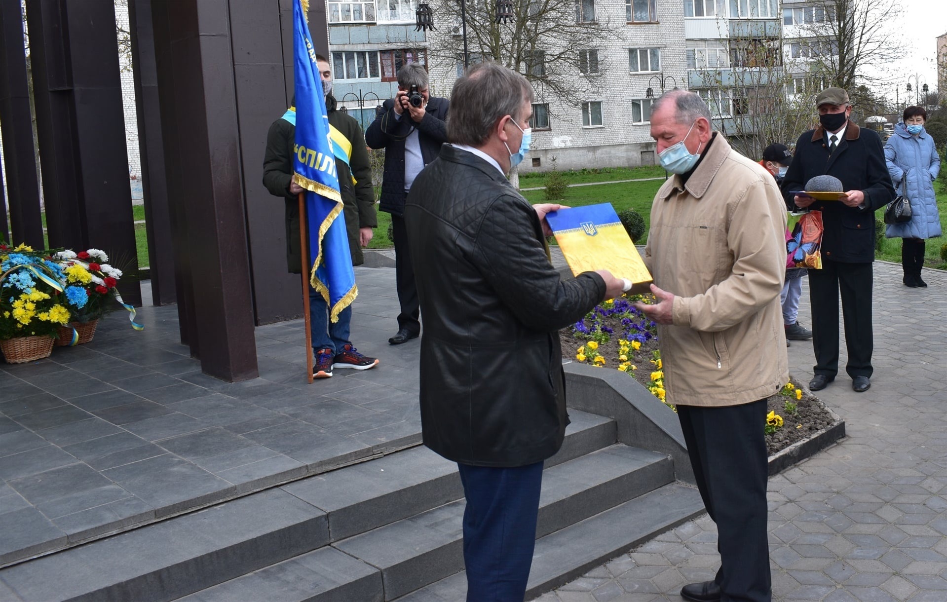 Відбулось покладання квітів з нагоди 35-ї річниці Чорнобильської катастрофи