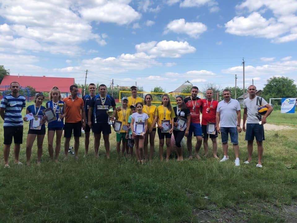 Відбувся турнір з пляжного волейболу серед родин міста Новограда-Волинського до Дня Родини