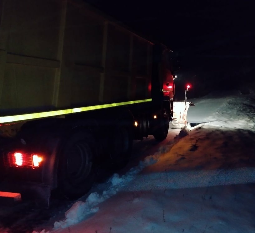 У зв’язку з погіршенням погодних умов в громаді здійснюються роботи з очищення та посипання вулиць