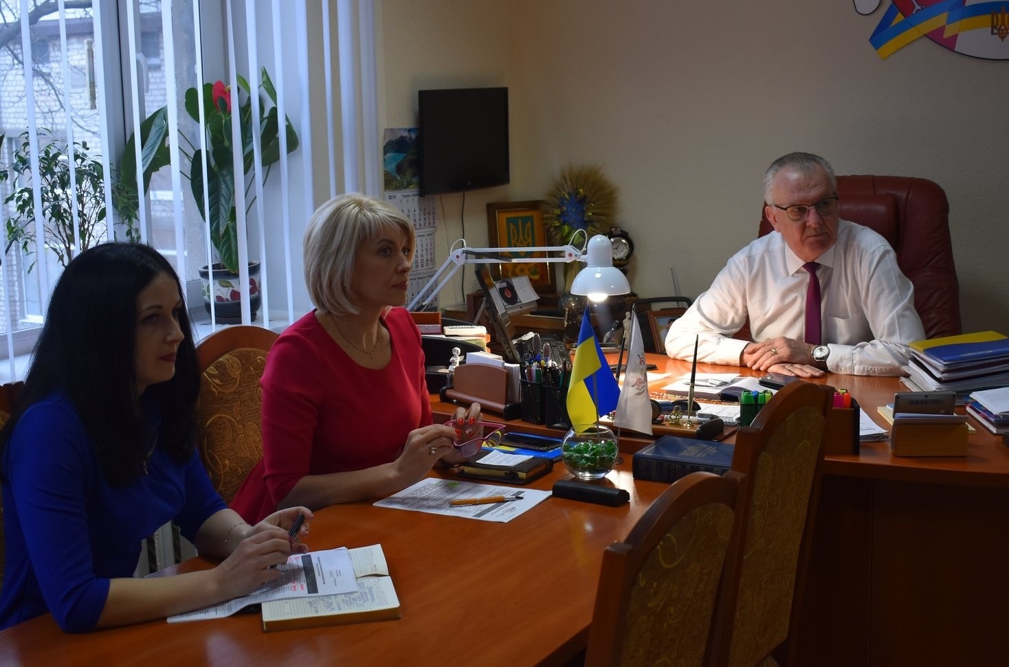 Новоград-Волинський: щотижневі оперативна та апаратна наради