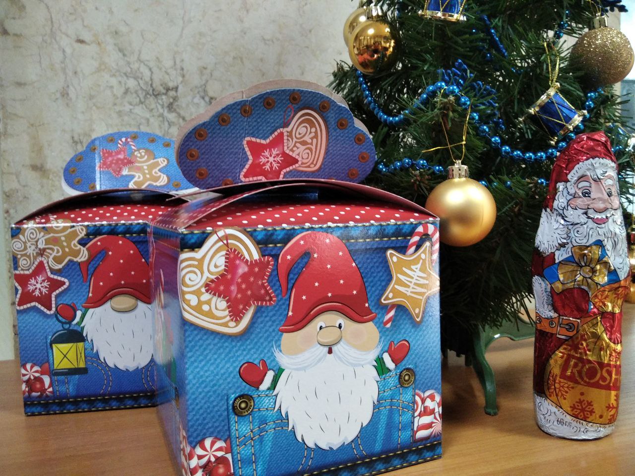 Подарунки для малечі від депутатів Звягельської міської ради