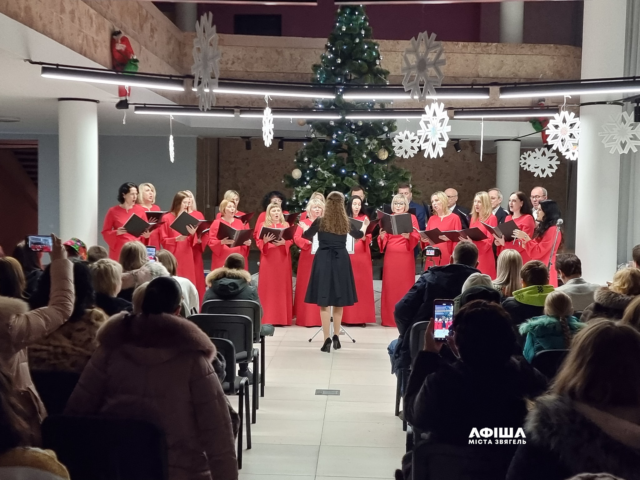 Відбувся благодійний концерт народного камерного хору вчителів Школи мистецтв міста Звягель “Різдвяна мить”