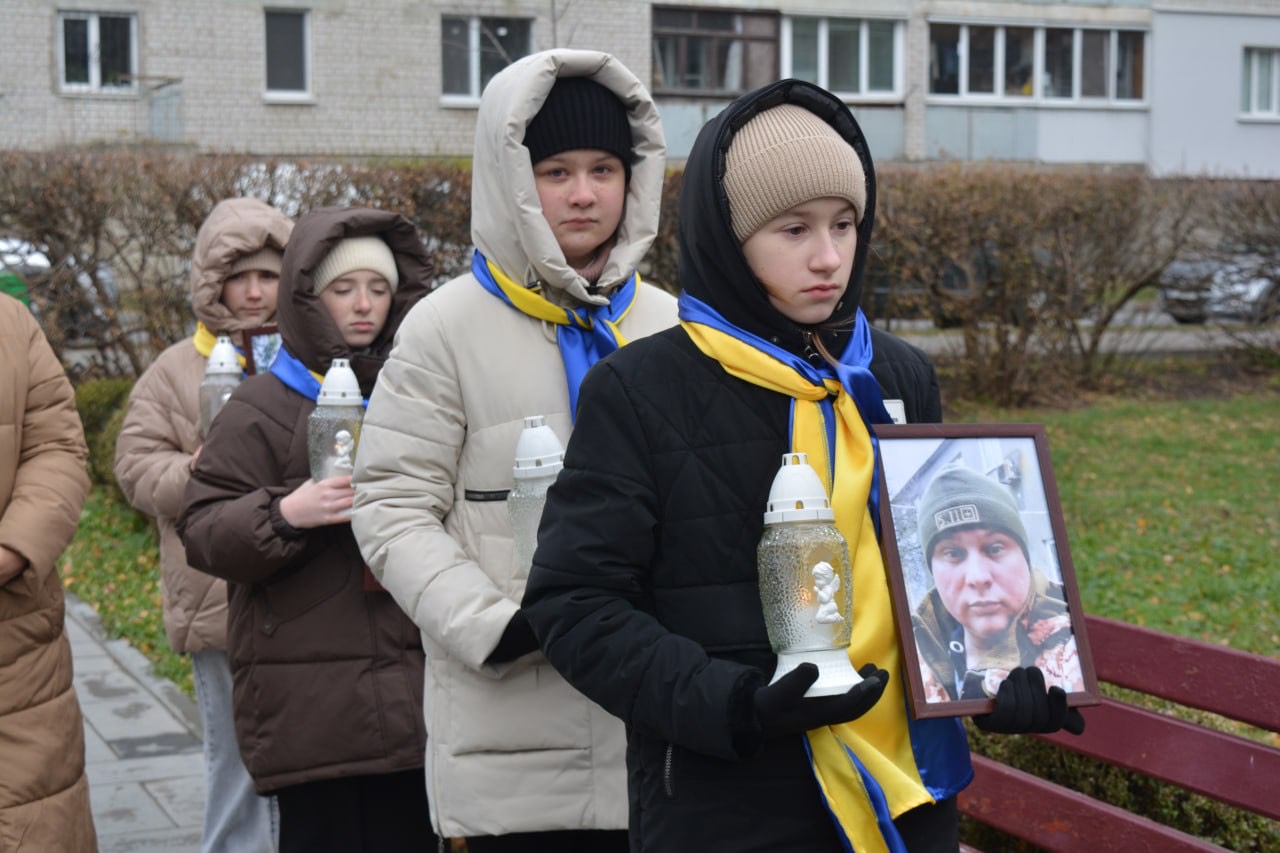 День Гідності та Свободи: У Звягельській міській територіальній громаді вшанували пам’ять загиблих Героїв