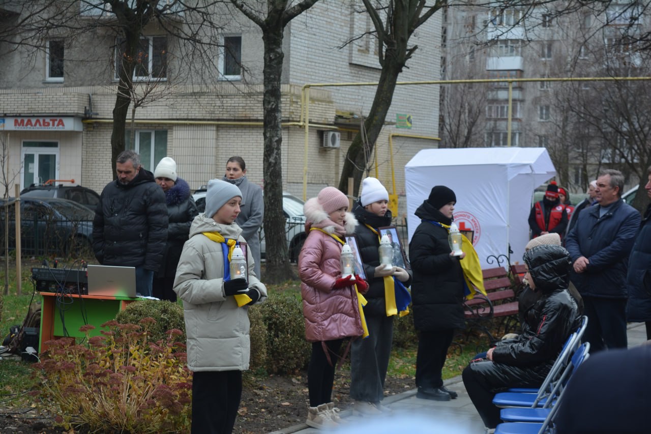 День Гідності та Свободи: У Звягельській міській територіальній громаді вшанували пам’ять загиблих Героїв