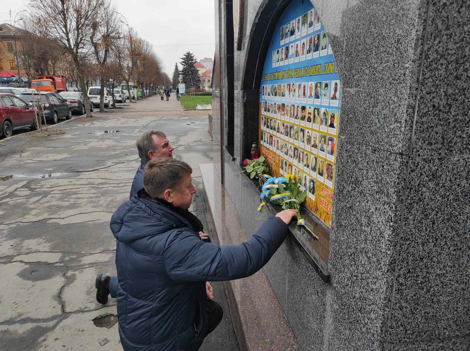 День Гідності та Свободи: У Звягельській міській територіальній громаді вшанували пам’ять загиблих Героїв