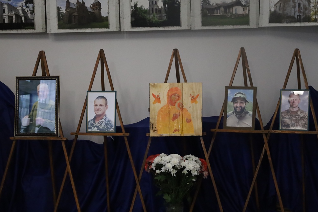 У Звягелі відкрилася фотовиставка «Польські сліди на Житомирщині»