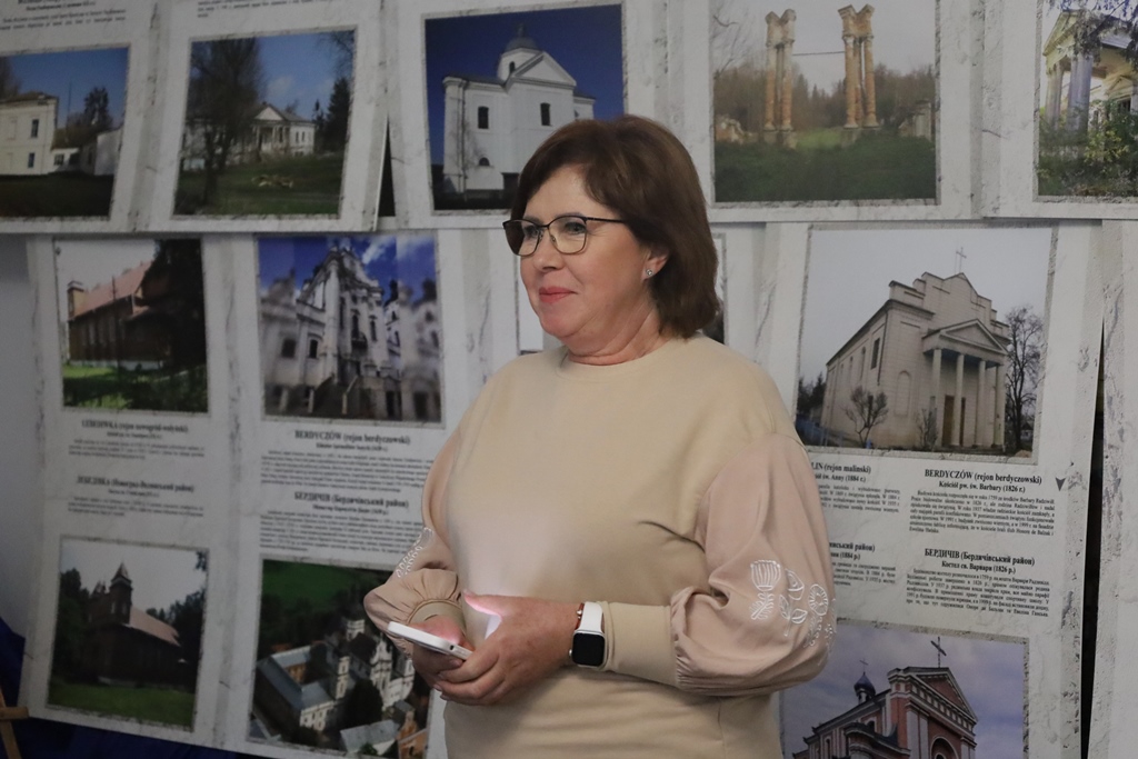 У Звягелі відкрилася фотовиставка «Польські сліди на Житомирщині»