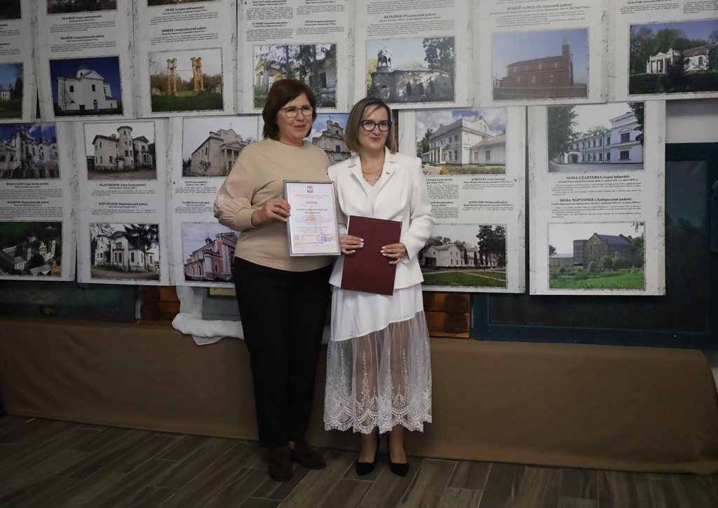 У Звягелі відкрилася фотовиставка «Польські сліди на Житомирщині»