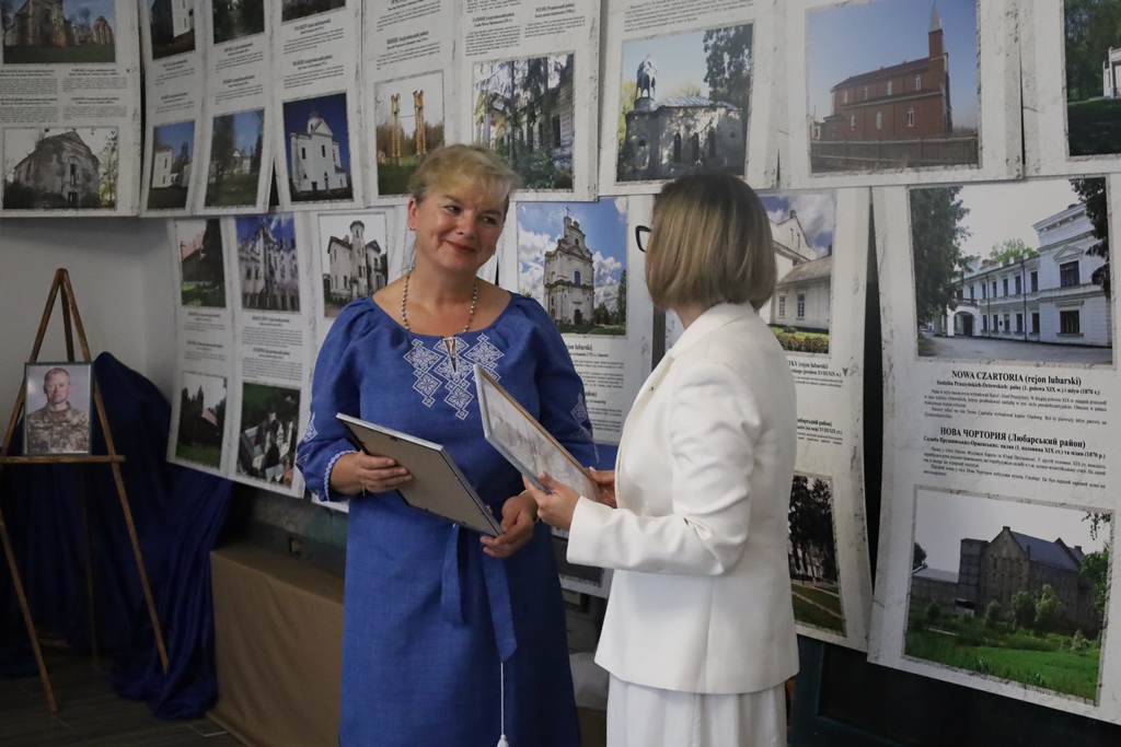 У Звягелі відкрилася фотовиставка «Польські сліди на Житомирщині»