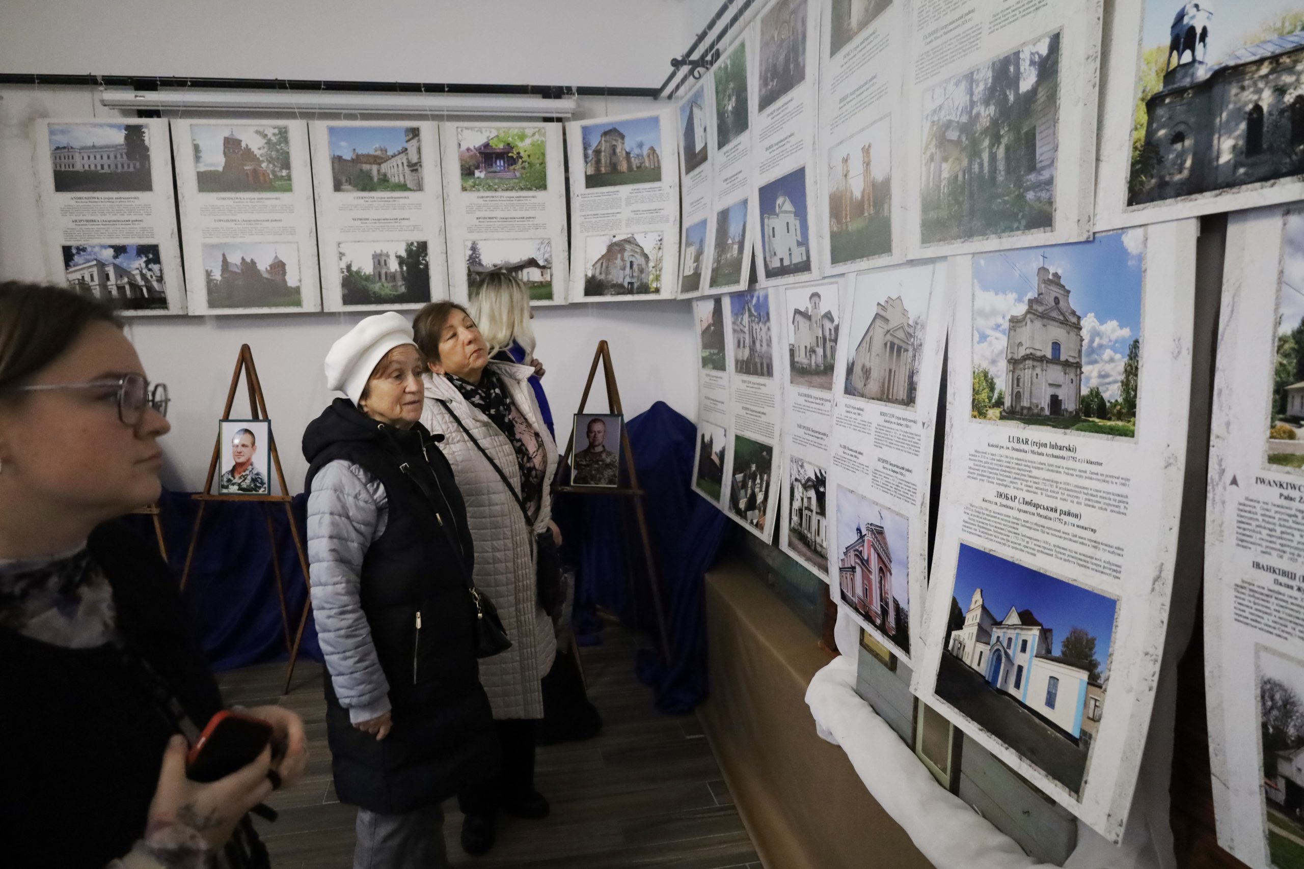 У Звягелі відкрилася фотовиставка «Польські сліди на Житомирщині»