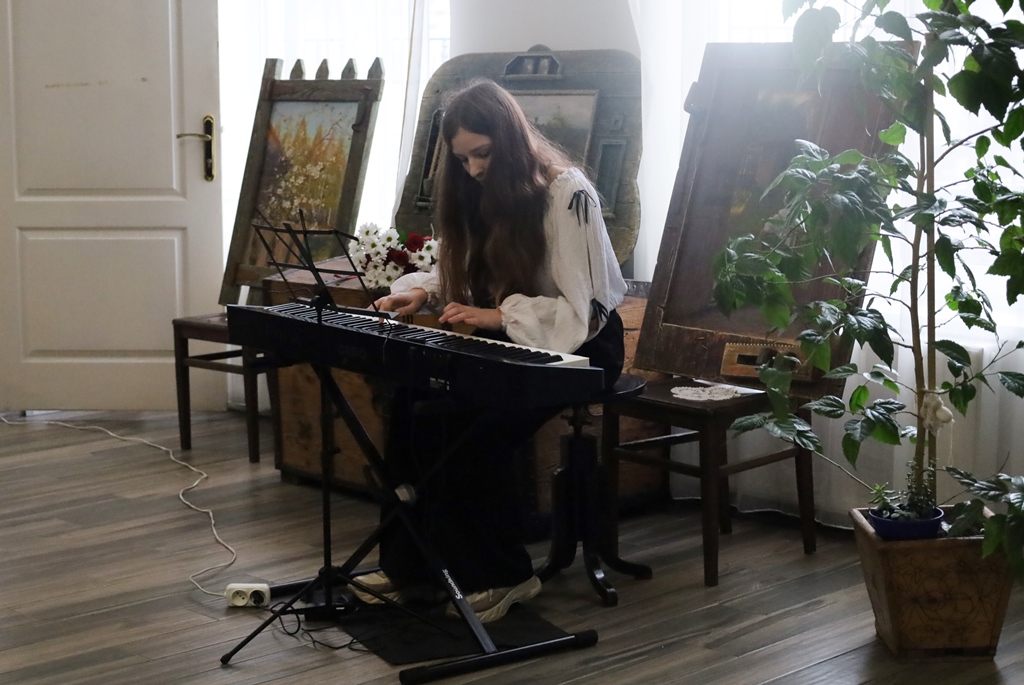 У Звягелі відкрилася фотовиставка «Польські сліди на Житомирщині»